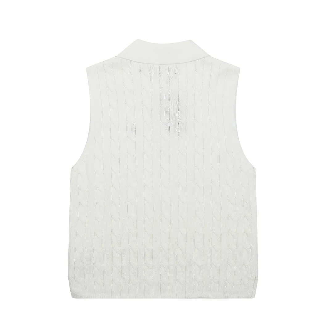 P166 💰 "Top quality" Style number: DS023# (not off the shelves all year round) [Ralph Lauren POLO lapel solid color pony embroidered logo knitted vest short sleeves] ✅Ralph Lauren Ralph Lauren classic basic versatile all-season cardigan knitted POLO vest vest short sleeves ✅Main supplier platform live broadcast Wholesale entity Replacement when out of stock Not off the shelf ✅ZP quality 1:1 version Scan the code to enter the GF website Counter quality ✅Details and quality are the only one in Guangzhou. Imported quality cotton yarn, focusing on high-end, cost-effective. Needless to say good quality. ✅Restore the original version. The maximum size can be worn up to 150 pounds. Loose, comfortable and stress-free. Olive green, denim blue, Chinese red